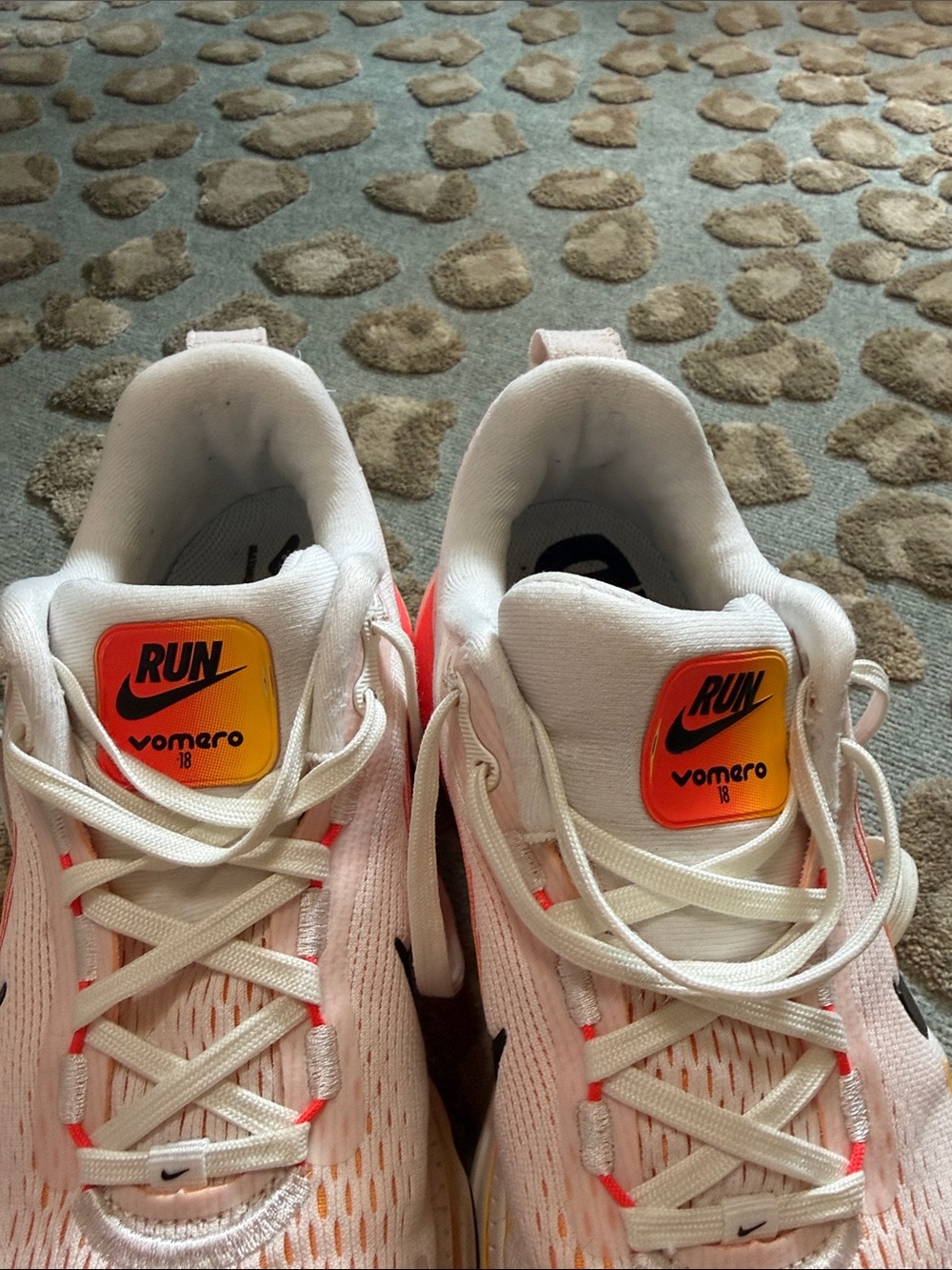 Women’s Nike Vomero 18 Running Shoe | Size 9.5 👟 - Picture 10 of 13